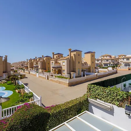 Luxe Met Verwarmd Prive Zwembad - Cabo Roig Villa